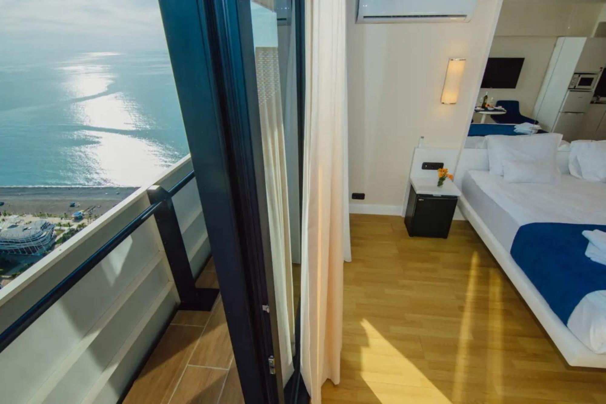 Relax And Unwind Premier Sea View Aparthotel In 바투미 외부 사진